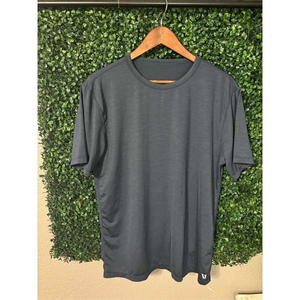 Vuori Blue Active Shirt Size Medium